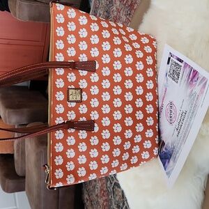 NWOT Dooney & Bourke Orange Clemson Top Zip Tiger Paw Shopper Tote 🧡🐾🤎